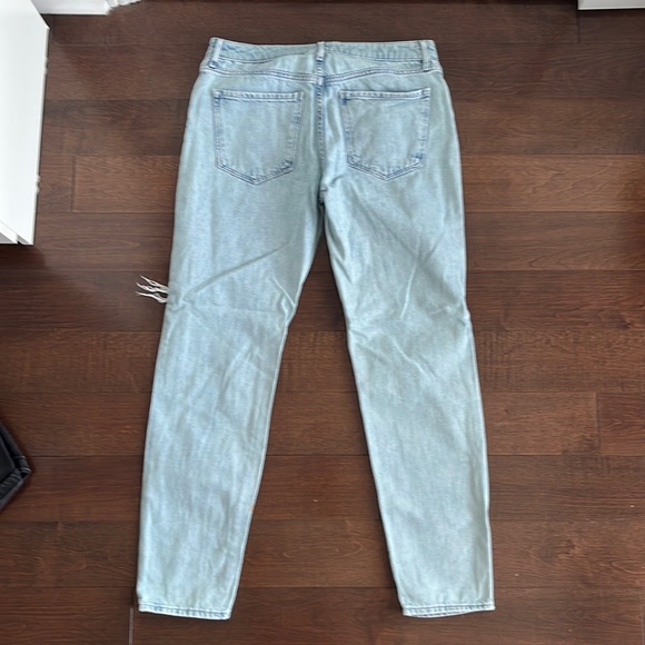 Forever 21 distressed ripped jeans light blue - Picture 2 of 4